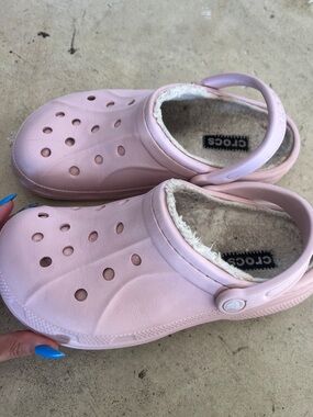 CROCS Women's Faux-Fur Lined Clog in Light Pink